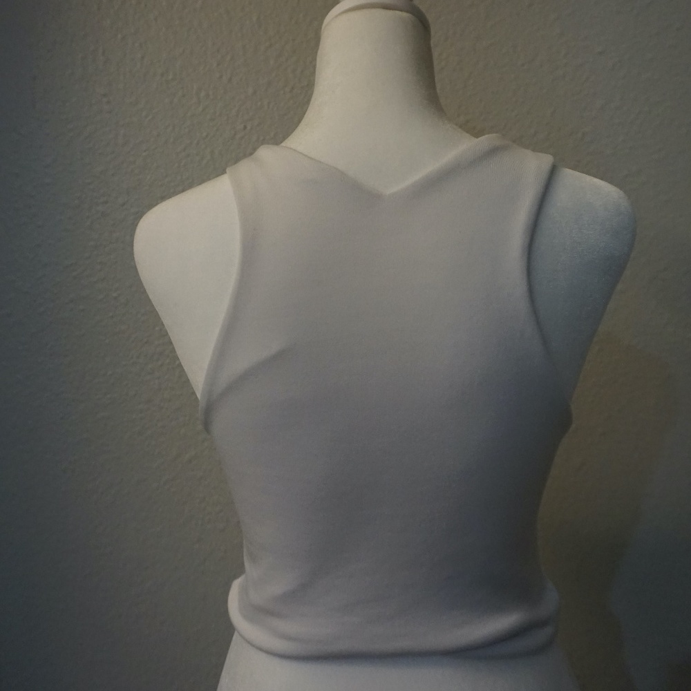 White basic crop top - Picture 2 of 3